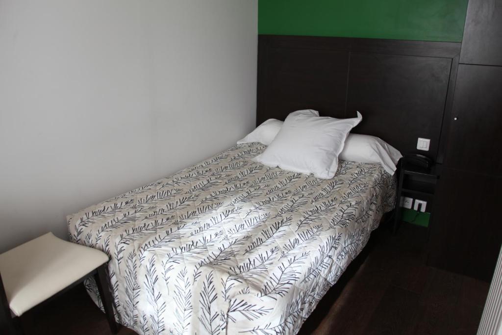 Hotel Le Myosotis Paryż Zewnętrze zdjęcie