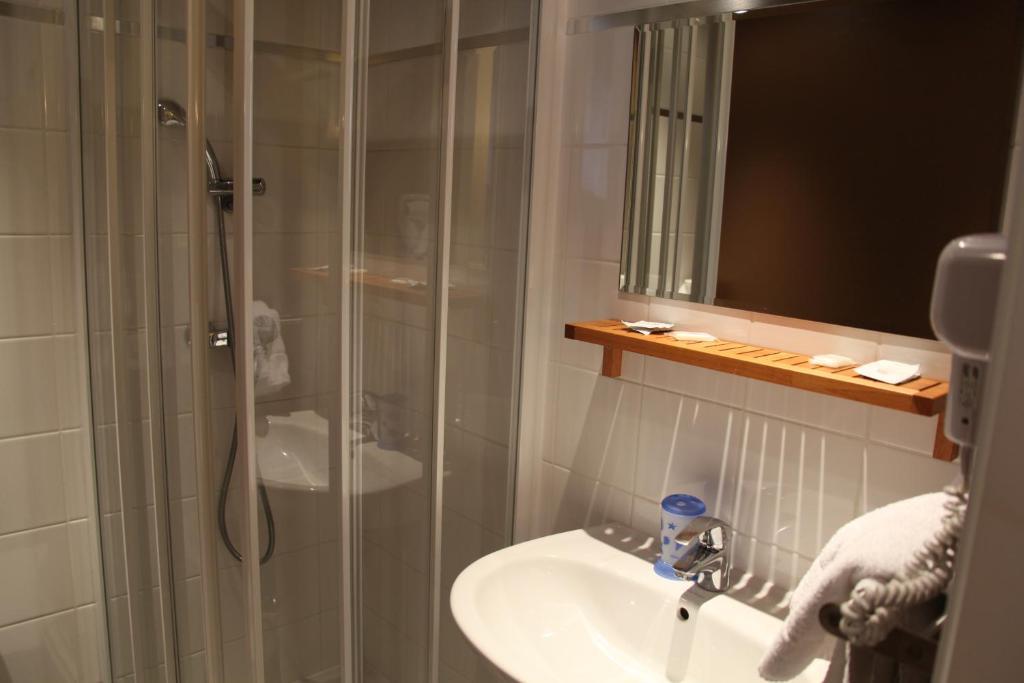 Hotel Le Myosotis Paryż Zewnętrze zdjęcie